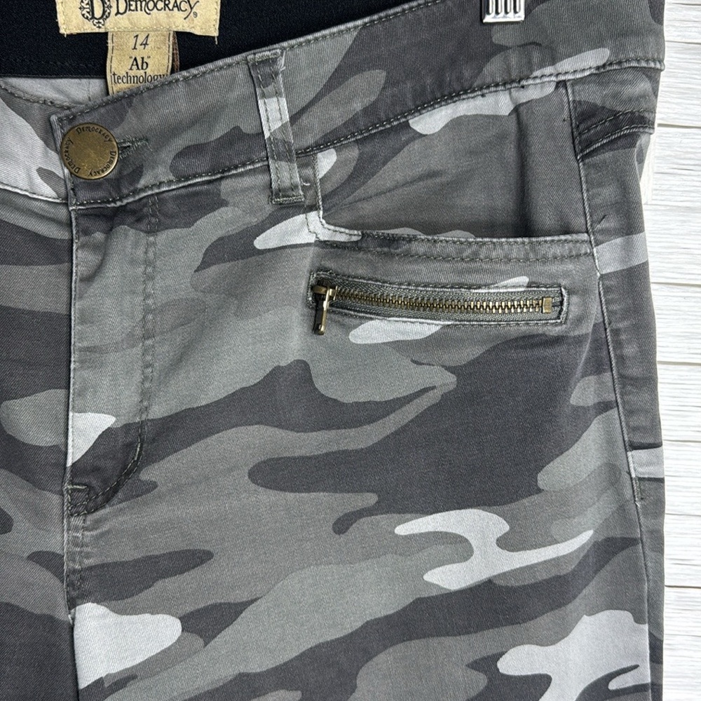 Democracy AB Technology Camouflage Ankle Length Pants Size 14 - Picture 4 of 12